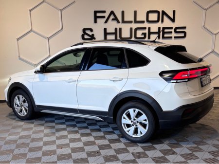 2022 Volkswagen Taigo - view 3