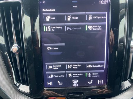 2021 Volvo XC60 2.0 R-DESIGN T6 RCHARG AWD AUTO 337BHP €28,800 thumbnail