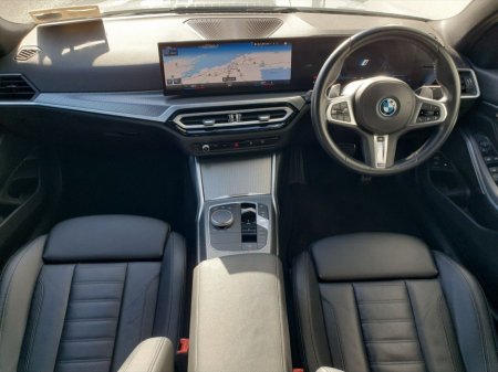 2023 BMW 3 Series - thumbnail 4