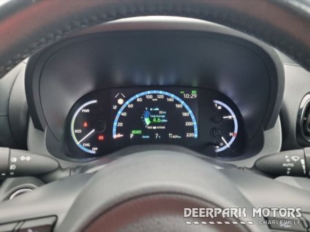 2022 Toyota Yaris Cross 1.5 Hybrid Luna Sport auto €26,950 thumbnail