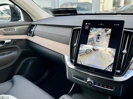 2025 Volvo XC90 - thumbnail 12