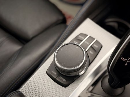 2017 BMW 5 Series - thumbnail 34