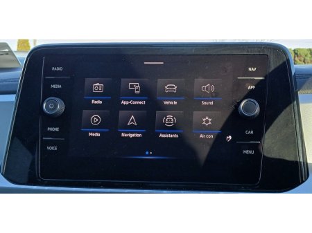 2023 Volkswagen T-Roc LIFE 2.0TDI 116HP *APP CONNECT, REVERSING CAMERA & MORE!* thumbnail