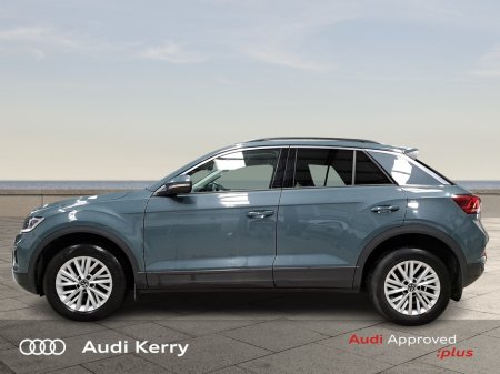 2023 Volkswagen T-Roc 2.0TDI 116HP LIFE €31,950 thumbnail