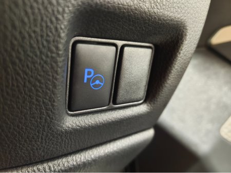 2022 Toyota C-HR 1.8 HYBRID SOL 4DR AUTO €21,995 thumbnail