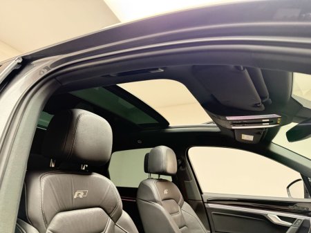 2020 Volkswagen Touareg - thumbnail 12