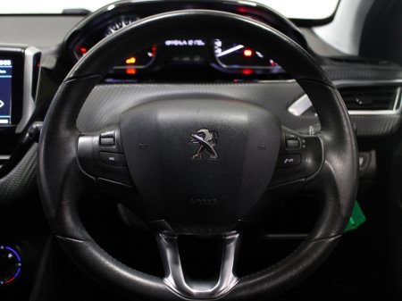 2018 Peugeot 208 - thumbnail 16