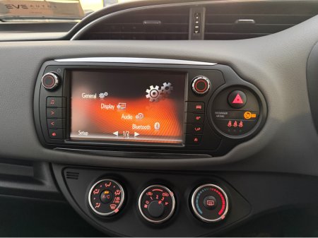 2015 Toyota Yaris Mint Yaris - 1.0 petrol - fantastic spec €11,750 thumbnail