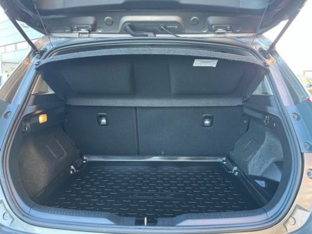 2017 Toyota Auris HYBRID SOL 4DR AUTO €17,450 thumbnail