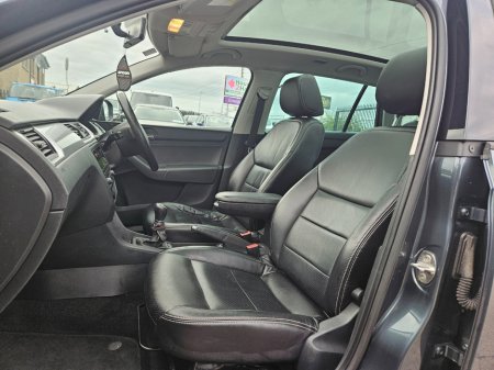 2014 Skoda Rapid - thumbnail 6