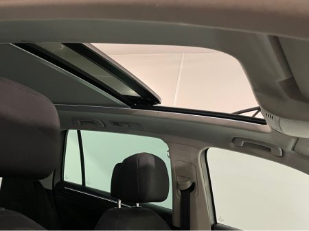 2016 Volkswagen Tiguan 2.0 TDI SE L BLUEMOTION 150PS 5DR €17,900 thumbnail