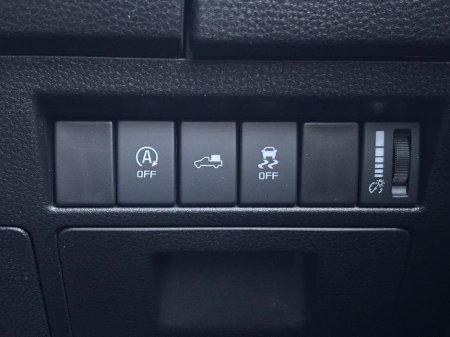 2025 Isuzu D-MAX V-CROSS DCB €48,851 thumbnail