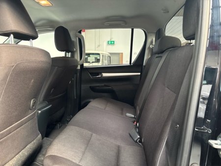 2024 Toyota Hilux - thumbnail 7