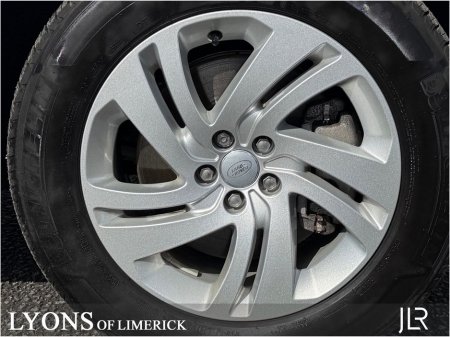 2025 Land Rover Discovery Sport - thumbnail 9