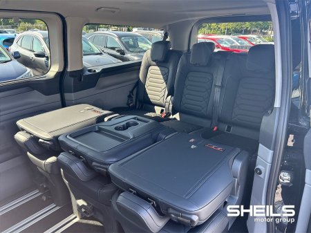 2026 Ford Tourneo Custom 1 TOURNEO PHEV LEFT - CANCELLED ORDER €65,950 thumbnail