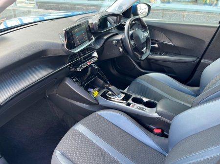 2021 Peugeot 2008 - thumbnail 11