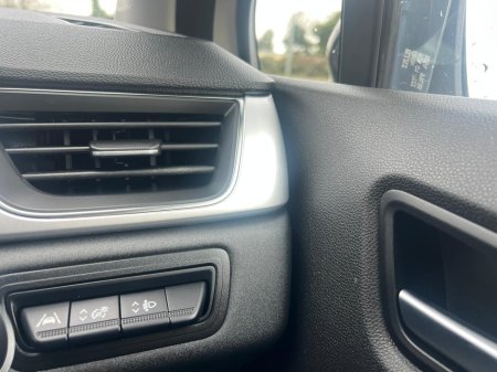 2021 Renault Captur TCe 100 Play €16,950 thumbnail