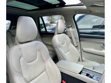 2025 Volvo XC90 - thumbnail 15