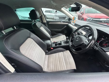 2016 Volkswagen Passat 1.6 TDI 120HP Highline €11,850 thumbnail