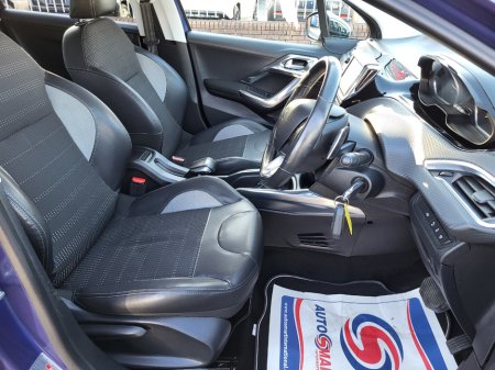 2014 Peugeot 208 - thumbnail 16