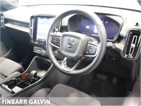 2025 Volvo XC40 - thumbnail 5