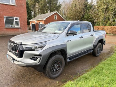2025 Toyota Hilux 2.8 GR SPORT II thumbnail