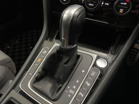 2019 Volkswagen Golf 1.4 TSI 5DR 150HP Highline DSG €15,995 thumbnail