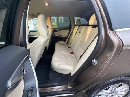 2015 Volvo XC60 - thumbnail 15