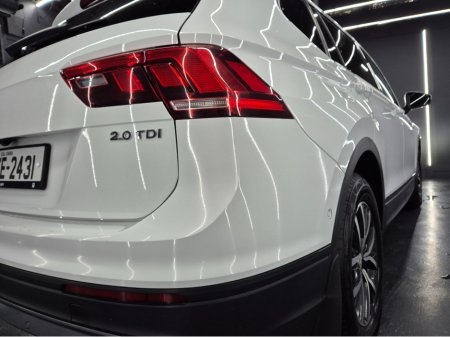 2018 Volkswagen Tiguan CL 2.0 TDI MANUAL 6SPEED FWD 150HP 5DR €19,950 thumbnail