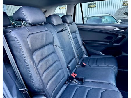 2022 Volkswagen Tiguan Allspace ++LEATHER / AUTO / 7-SEAT  PANORAMIC ROOF++ €33,950 thumbnail