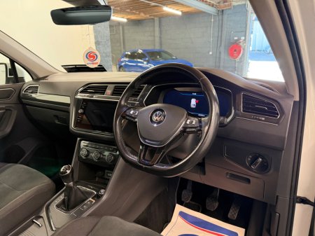 2018 Volkswagen Tiguan - thumbnail 11