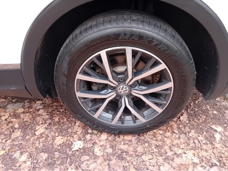 2019 Volkswagen Tiguan - thumbnail 35