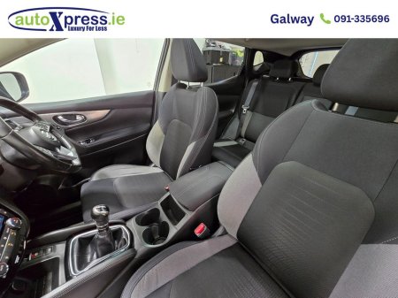 2017 Nissan Qashqai - thumbnail 19