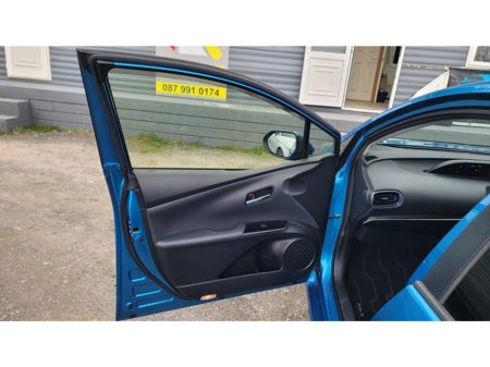 2021 Toyota Prius - thumbnail 6