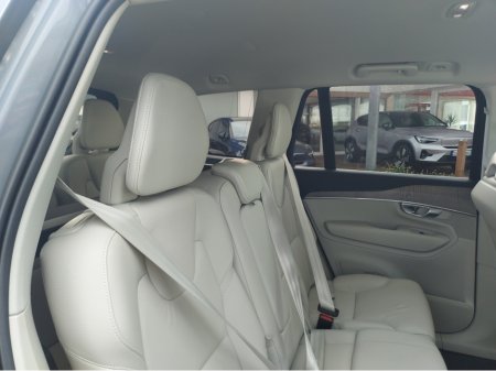 2023 Volvo XC90 T8 PHEV CORE AWD 5DR AUTO €67,950 thumbnail