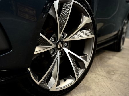 2020 SEAT Leon FR DSG // UPGRADED LIP KIT // PLUG IN HYBRID // 12 MONTH WARRANTY // €19,950 thumbnail