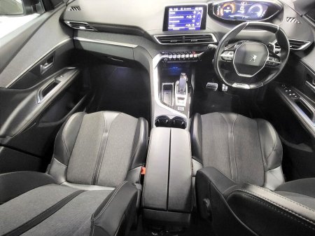 2019 Peugeot 3008 - thumbnail 4