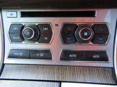 2014 Jaguar XF - thumbnail 34