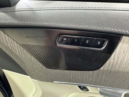 2023 Volvo XC90 T8 AWD Dark Theme €67,800 thumbnail