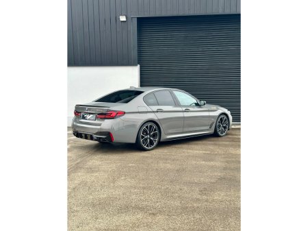 2021 BMW 5 Series - thumbnail 3