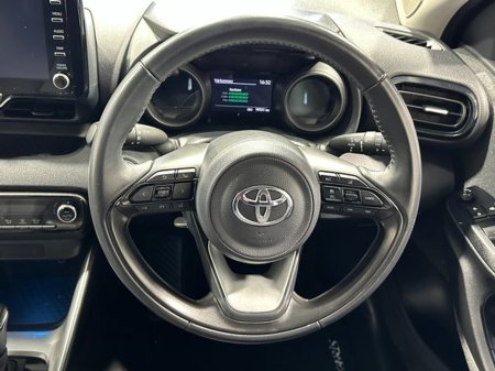 2021 Toyota Yaris - thumbnail 12