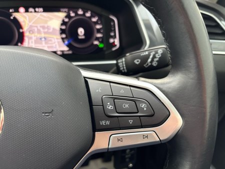 2023 Volkswagen Tiguan Allspace 2.0 TDI 122HP Life €31,975 thumbnail