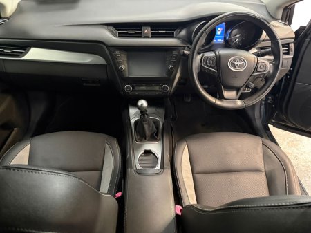 2017 Toyota Avensis - photo 5