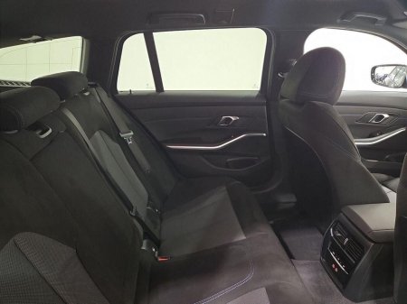 2025 BMW 3 Series - thumbnail 22