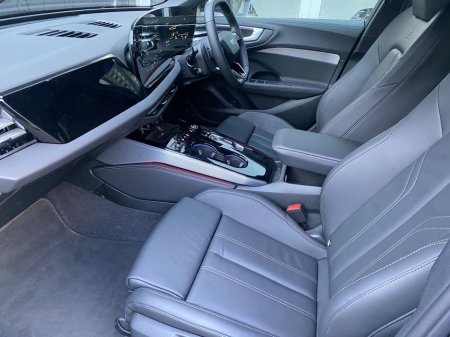 2025 Audi A5 Avant TFSi-e S-Line Quattro Auto €61,900 thumbnail