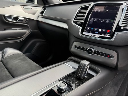 2022 Volvo XC90 - thumbnail 6