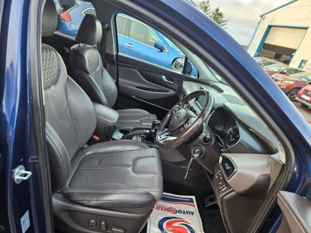2019 Hyundai Santa Fe 4WD Executive Plus 5DR €27,990 thumbnail