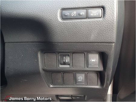 2019 Nissan Qashqai 1.2 PET SV PREMIUM // €18,950 thumbnail