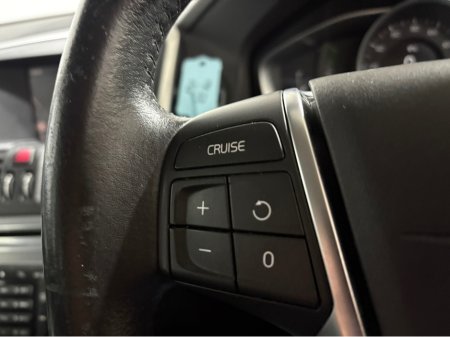 2017 Volvo XC60 SE NAV D4 2.0 TD B4 R-DESIGN MHEV 197BHP €15,950 thumbnail