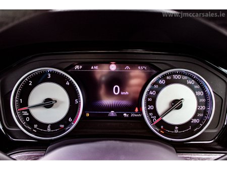 2021 Volkswagen Touareg - thumbnail 16